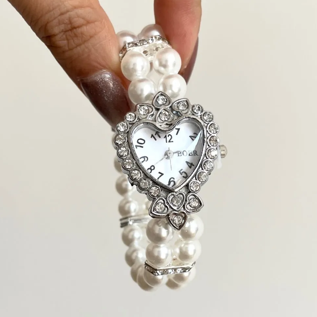 Elegant Pearl Timepiece: Classic Heart Quartz Watch