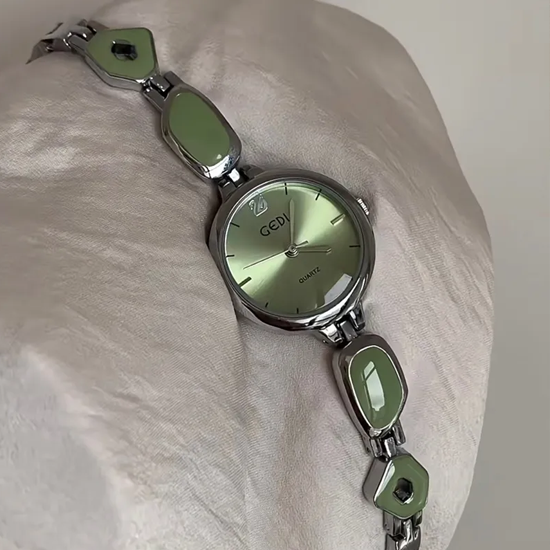 Emerald Grace Timepiece: Green Swan Chain Watch