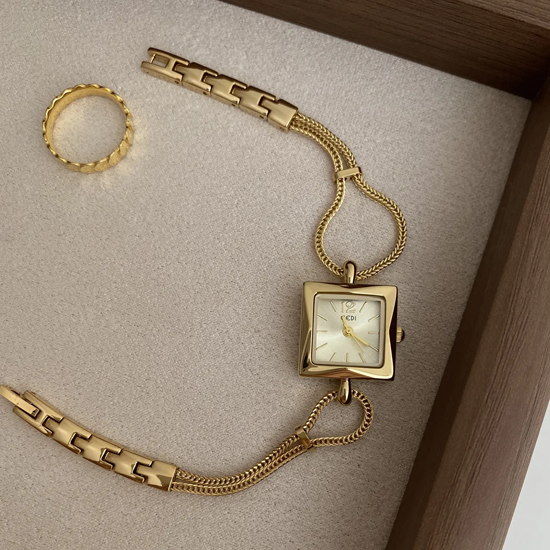 Golden Luxe Timepiece: Square Waterproof Chain Watch