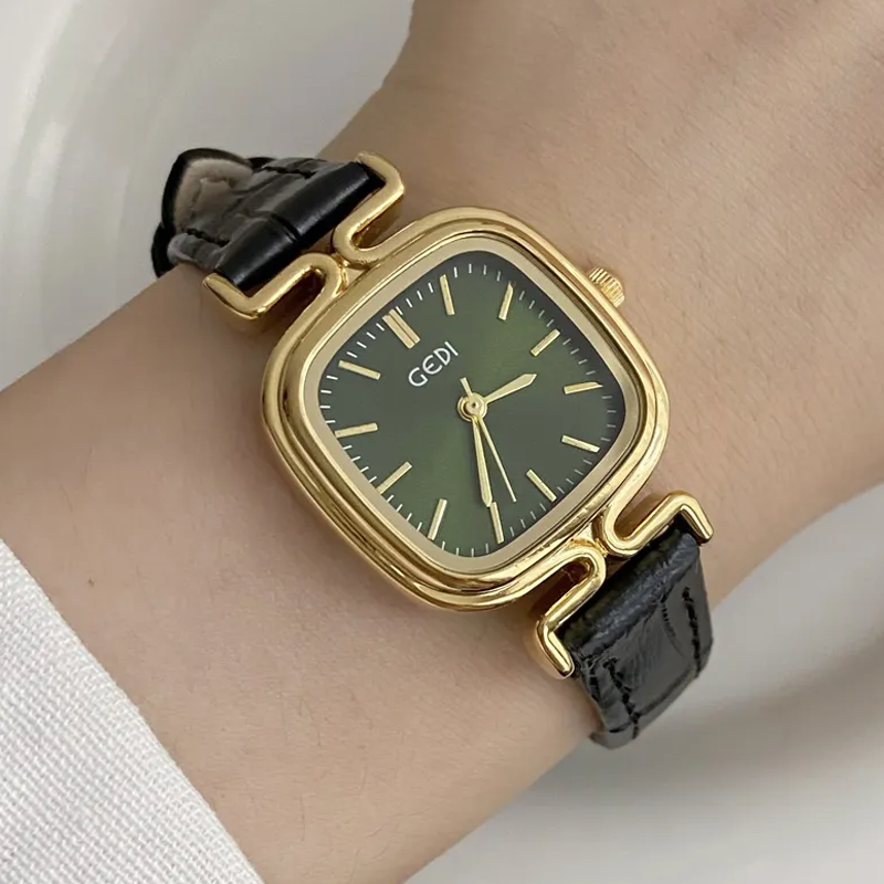 Retro Black Strap Gold Case Green Dial Waterproof Quartz Timepiece