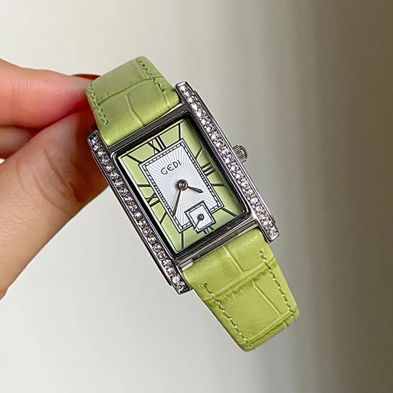 Avocado Luxe Timepiece: Diamond-Studded Waterproof Quartz Watch