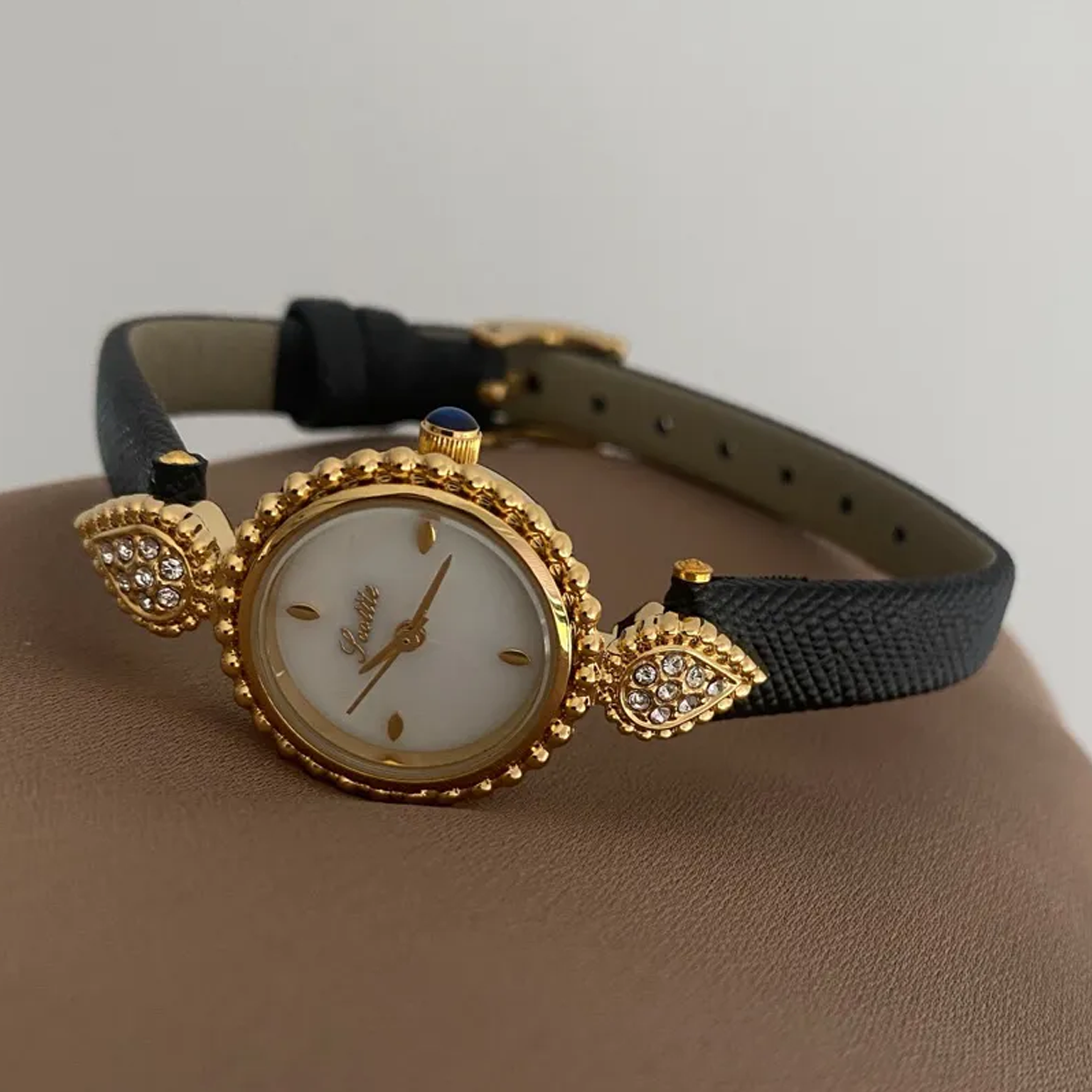 Crimson Elegance Timepiece: Gold and Burgundy Mother-of-Pearl Diamond Quartz Watch