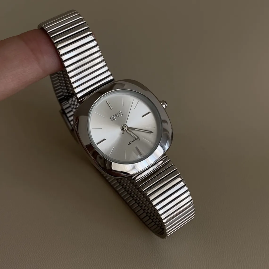 Minimalist Bamboo Strap Timepiece