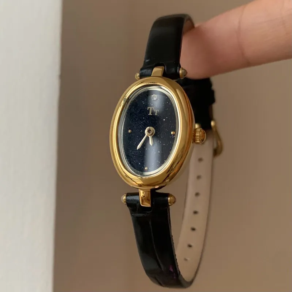 Oval Galaxy Quartz Timepiece: Genuine Leather Strap